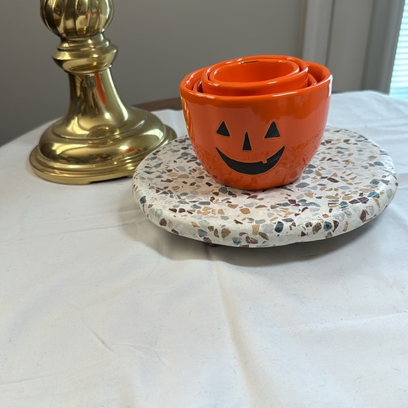 Rae Dunn pumpkin measuring cups - Picture 3 of 4